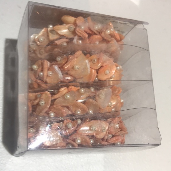 New RLK by Leila’s Linen Set of 4 Napkin Rings Made of Mother of Pearl - Picture 6 of 6